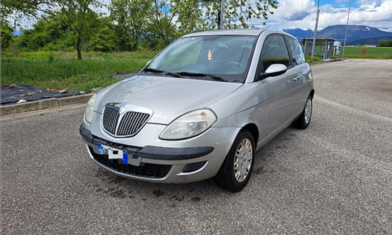 Lancia Ypsilon...
