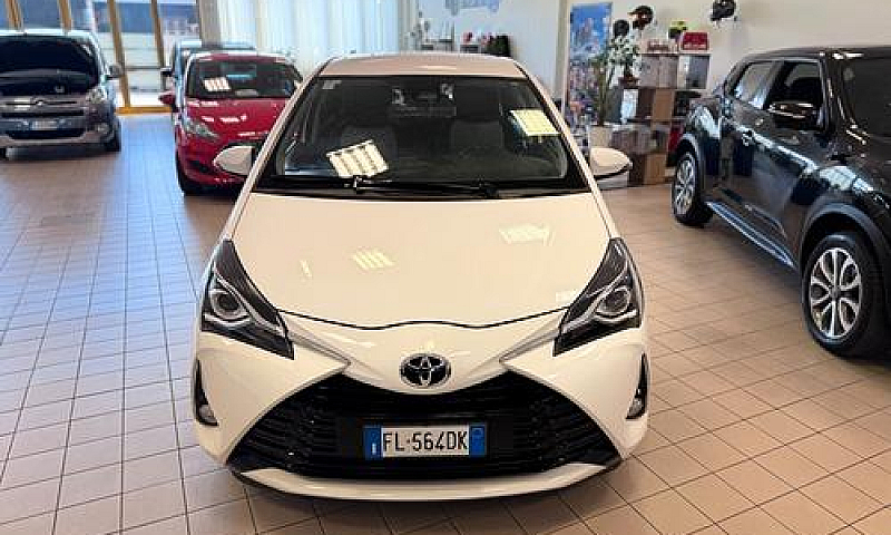 Toyota Yaris 1.0 5 P...