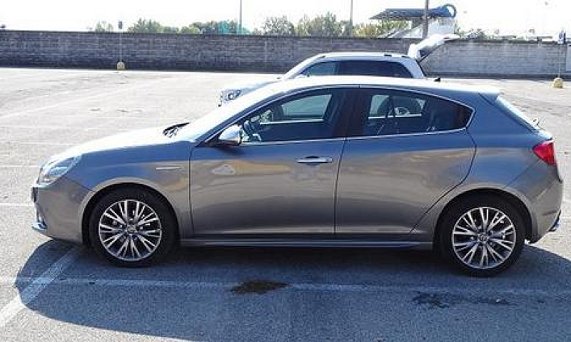 Alfa Romeo Giulietta...