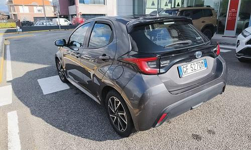 Toyota Yaris 1.5 Hyb...