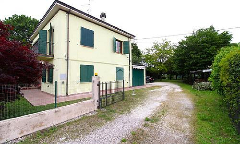 3 Locali A San Possi...