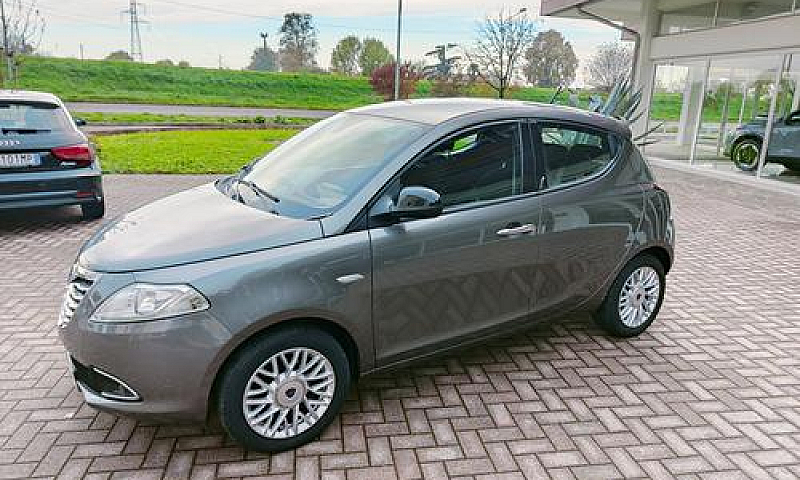Lancia Ypsilon 1.2 G...