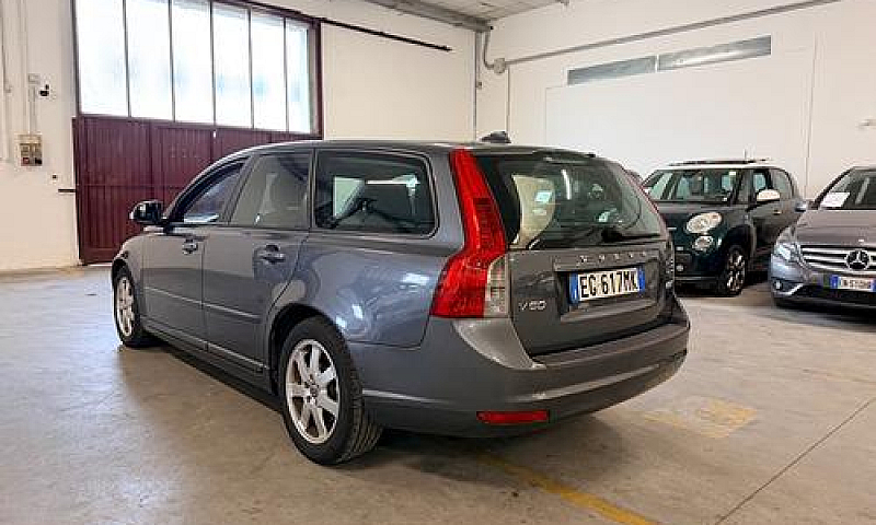 Volvo V50 Drive Pola...