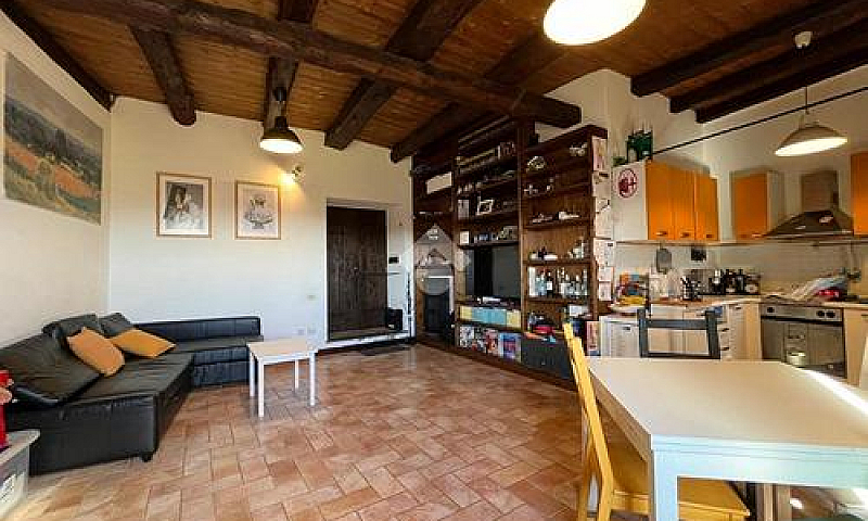 2 Locali A Porano...