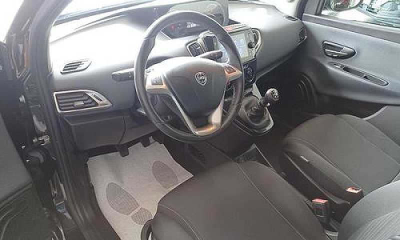 Lancia - Ypsilon - 1...