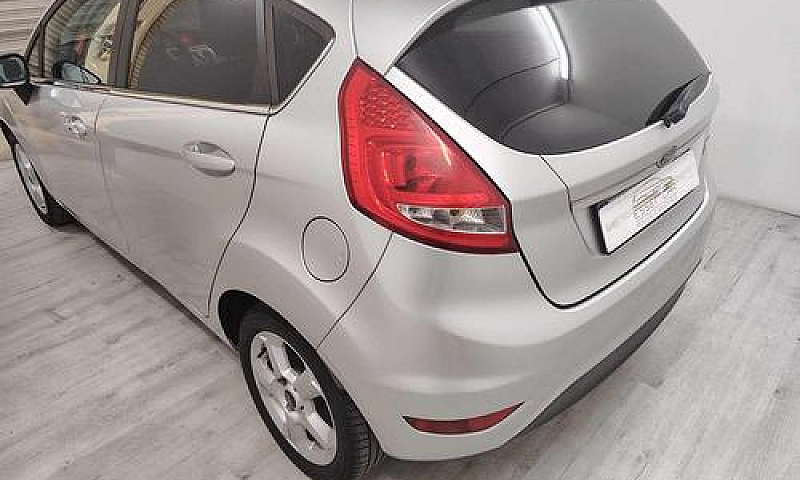 Ford Fiesta 1.2 82 C...