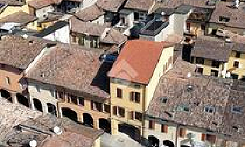 3 Locali A Castelnov...