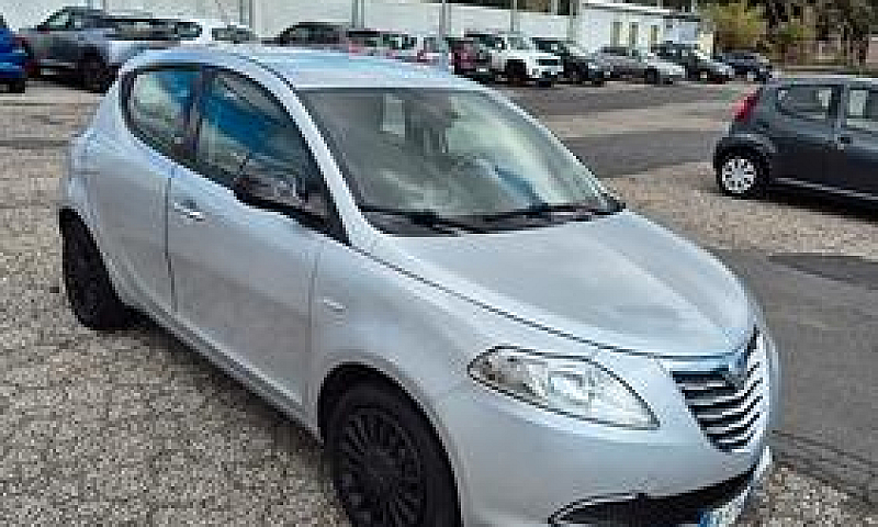 Lancia Ypsilon 1.2 6...