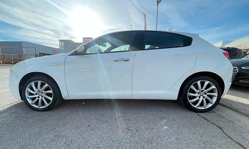 Alfa Romeo Giulietta...