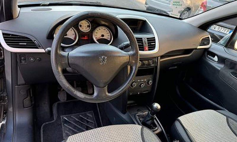 Peugeot 207 1.4 Benz...