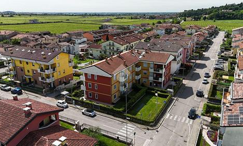 3 Locali A Lavagno...