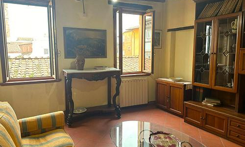 Appartamento A Lucca...