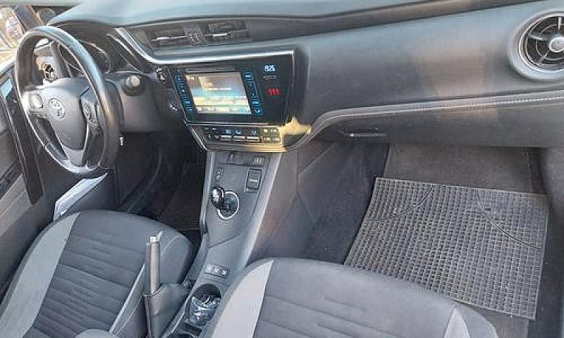 Toyota Auris 1.8 Hyb...