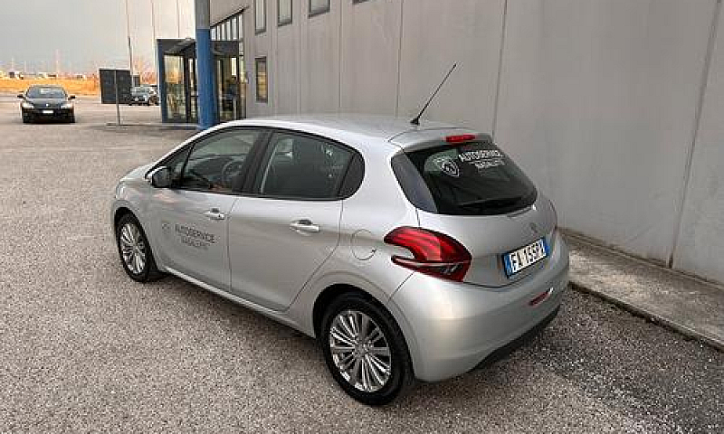 Peugeot 208 Bluehdi ...