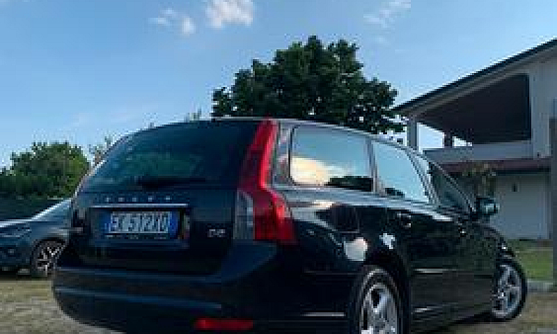 Volvo V50...