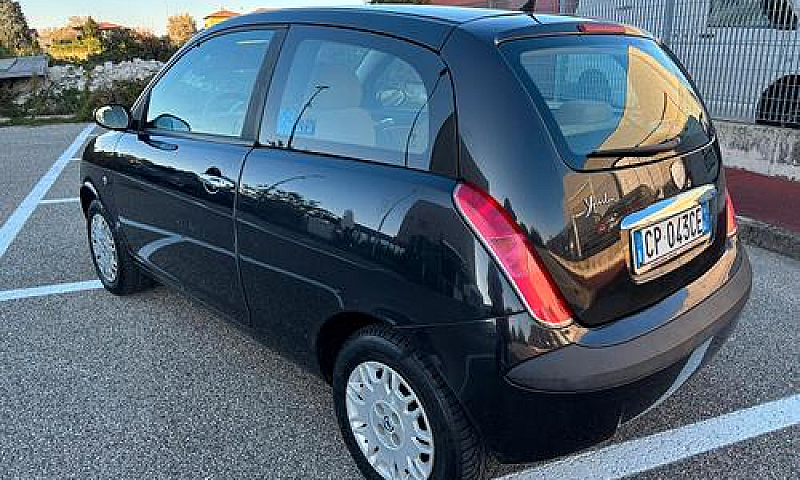 Lancia Ypsilon 1.2 1...