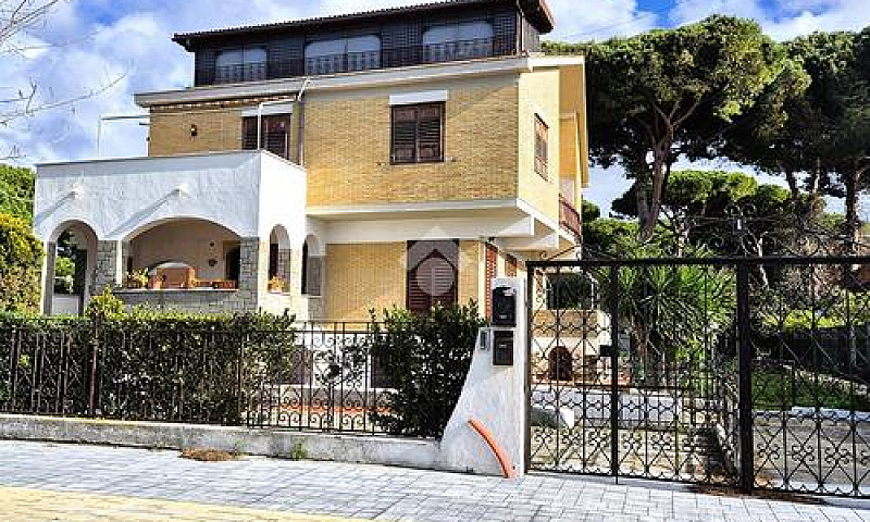 4 Locali A Tarquinia...