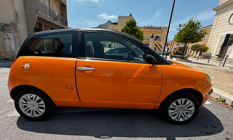 Lancia Ypsilon Momo ...
