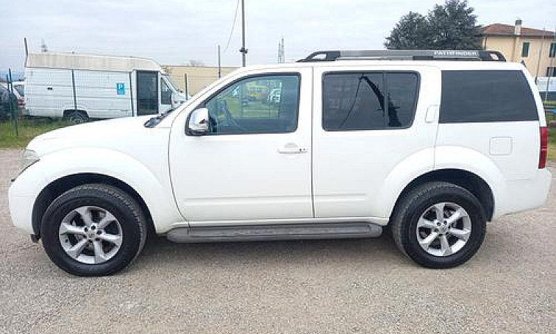 Nissan Pathfinder Pl...