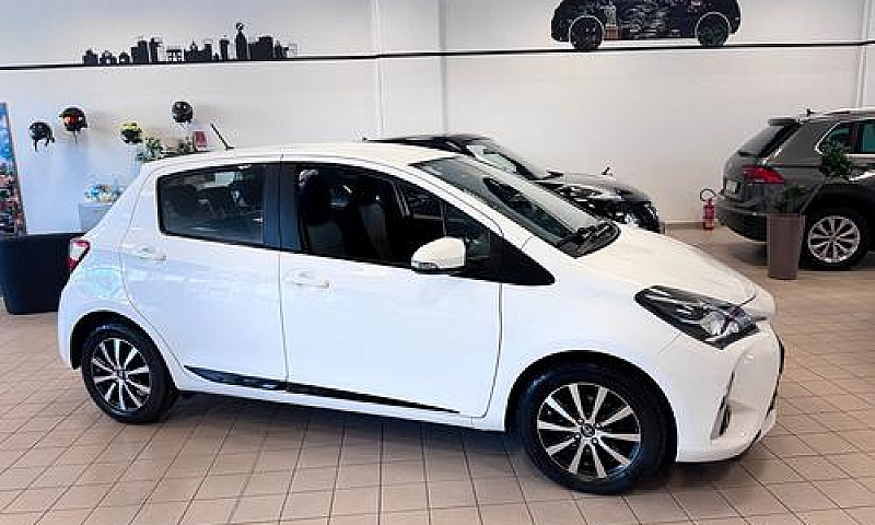 Toyota Yaris 1.0 5 P...