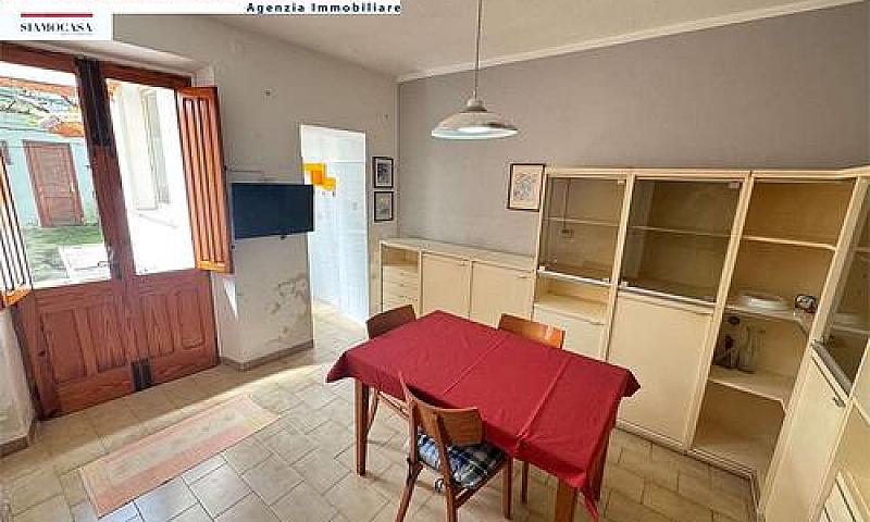 Casa Di Circa 250 Mq...