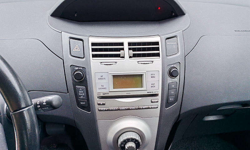 Toyota Yaris Per Neo...