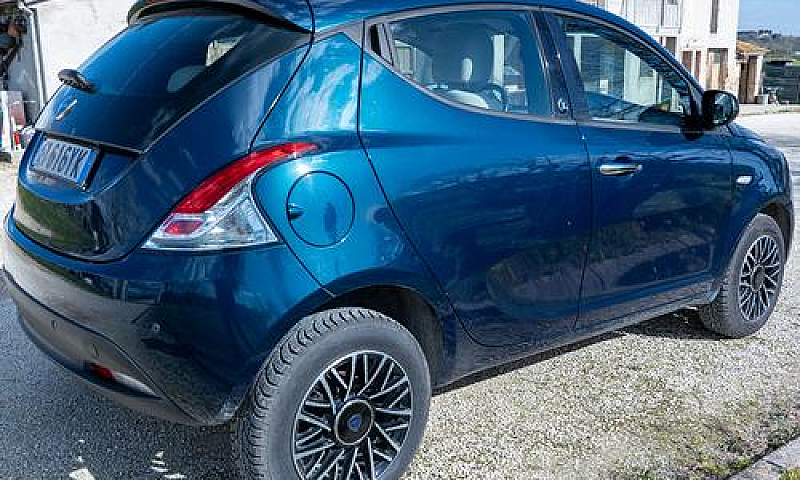 Lancia Ypsilon 3ª Se...
