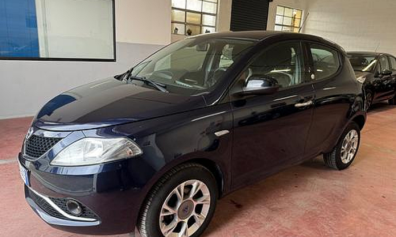Lancia Ypsilon 0.9 T...