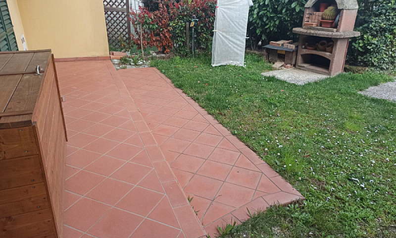 Appartamento Con Ing...