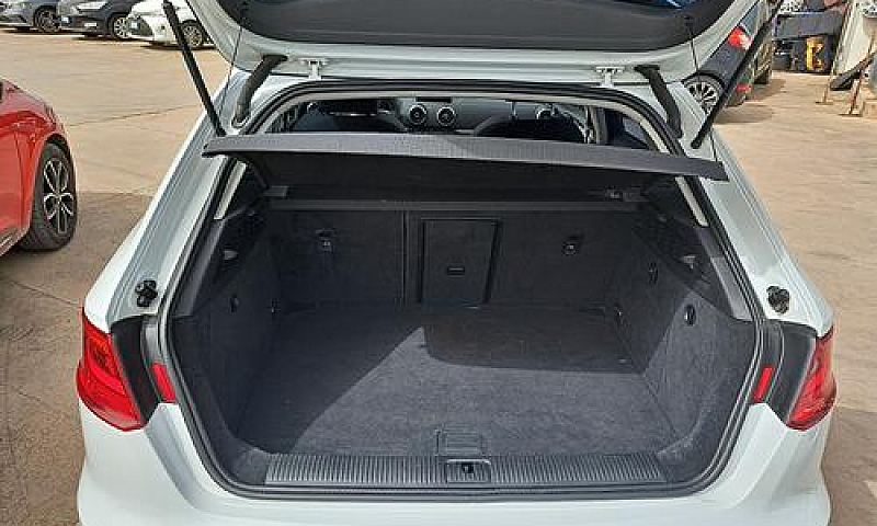 Audi A3 1.6 Tdi S-Li...