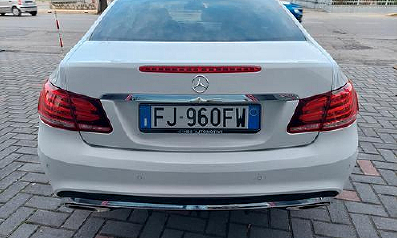 Mercedes-Benz E 220C...
