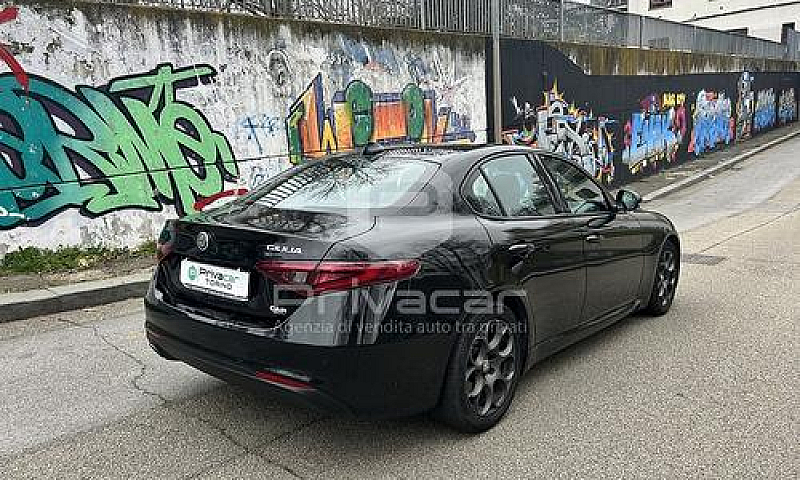 Alfa Romeo Giulia 2....