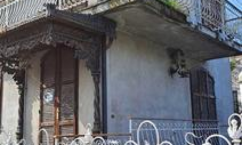 Porzione Di Casa A A...