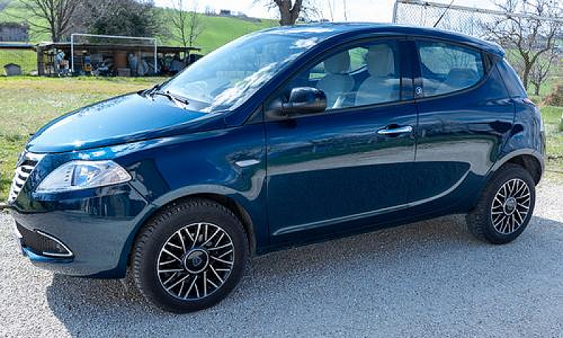 Lancia Ypsilon 3ª Se...