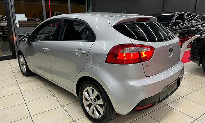 Kia Rio 1.2 Cvvt 5P....