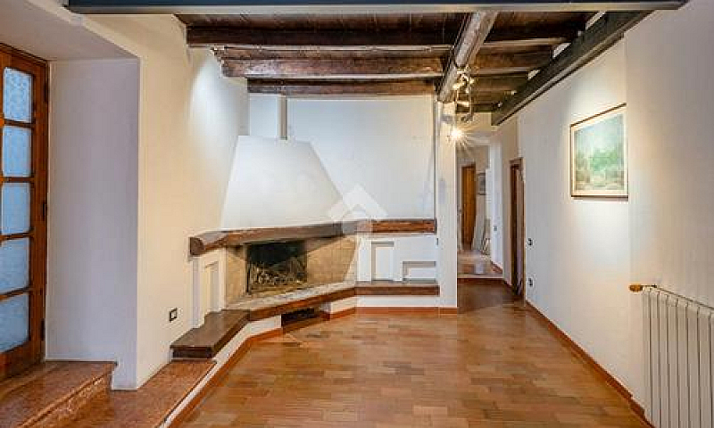 Intera Palazzina Ind...