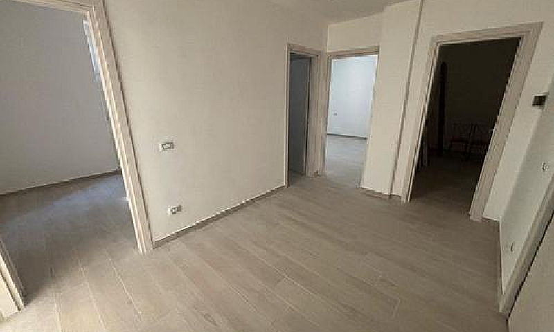 Trilocale In Via Tes...