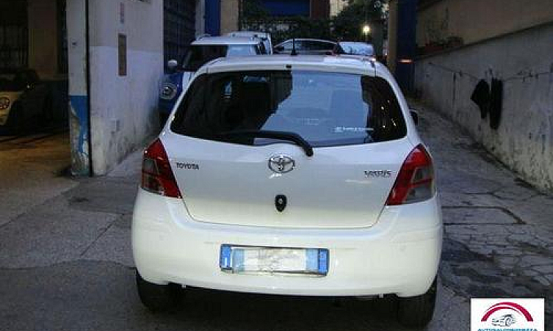 Toyota - Yaris - 1.3...