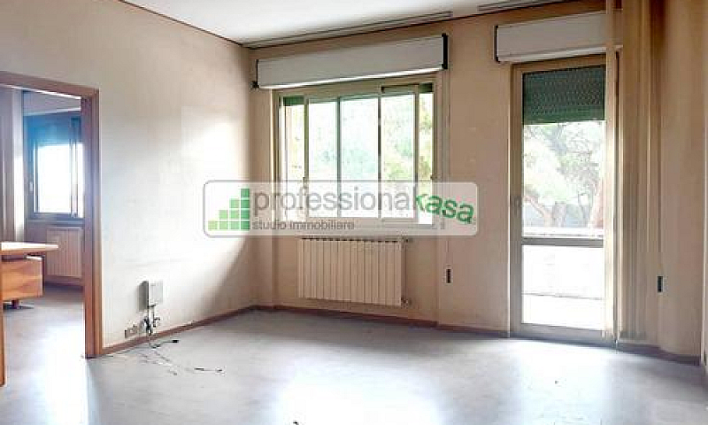 Appartamento Con Ing...