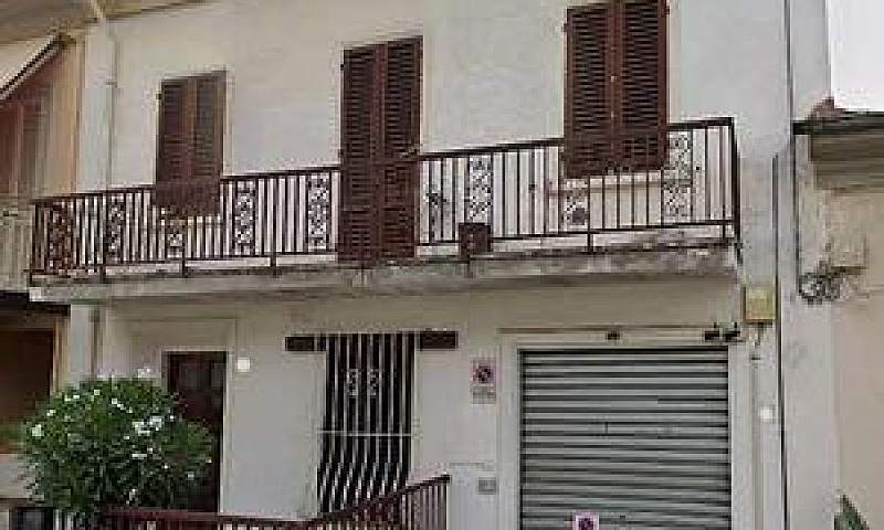 Appartamento A Prato...