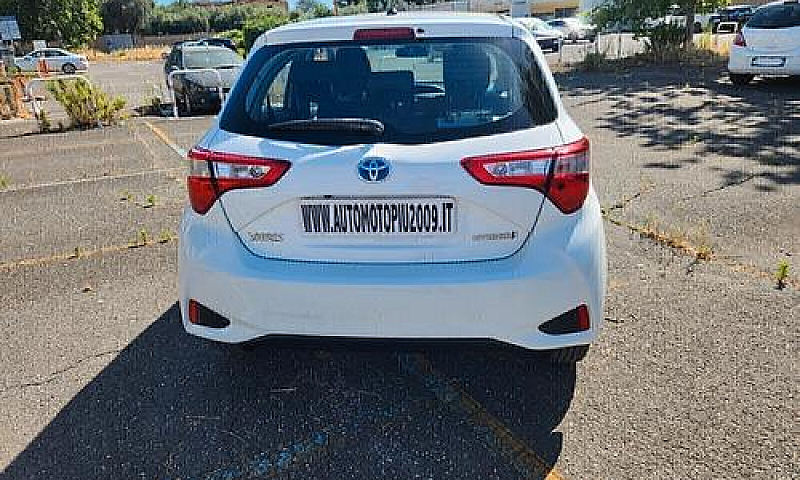 Toyota Yaris 1.5 Hyb...