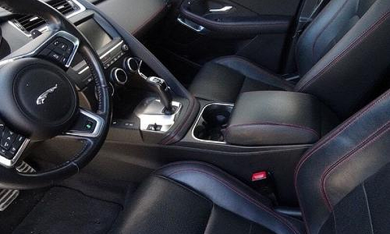 Jaguar E-Pace 2.0D 1...