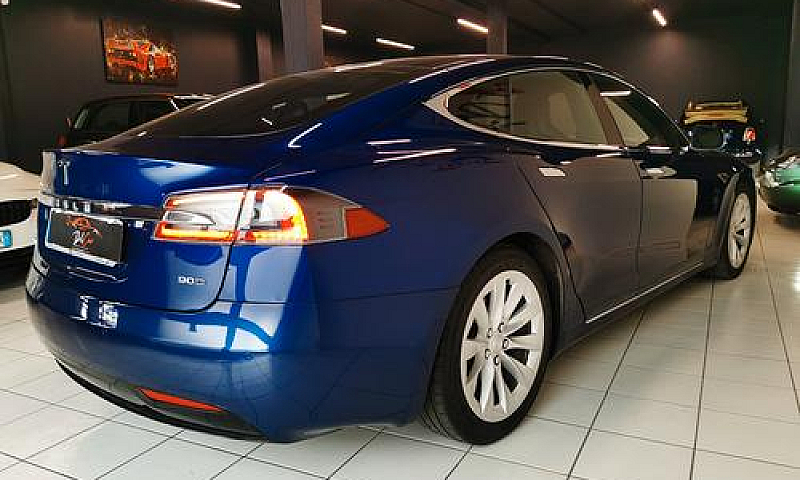 Tesla Model S Model ...