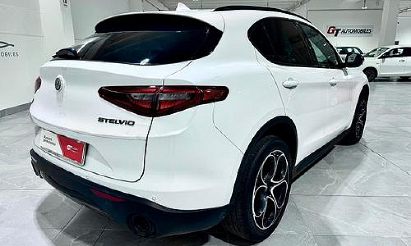 Alfa Romeo Stelvio 2...