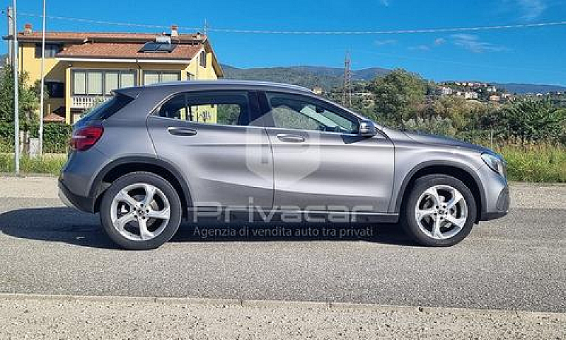 Mercedes Gla 200 D A...