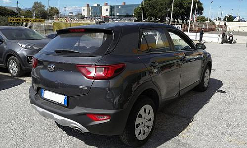 Kia Stonic Urban 1.6...