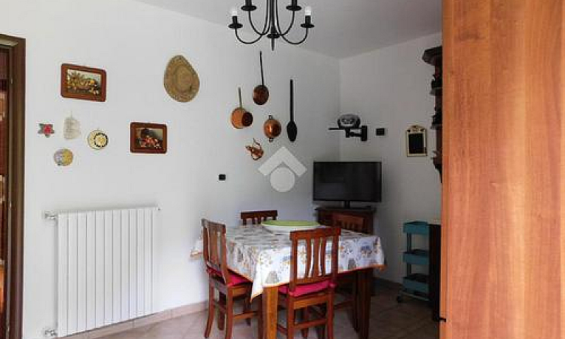 2 Locali A Groscaval...