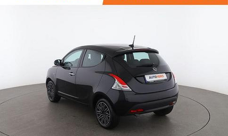 Lancia Ypsilon Es532...