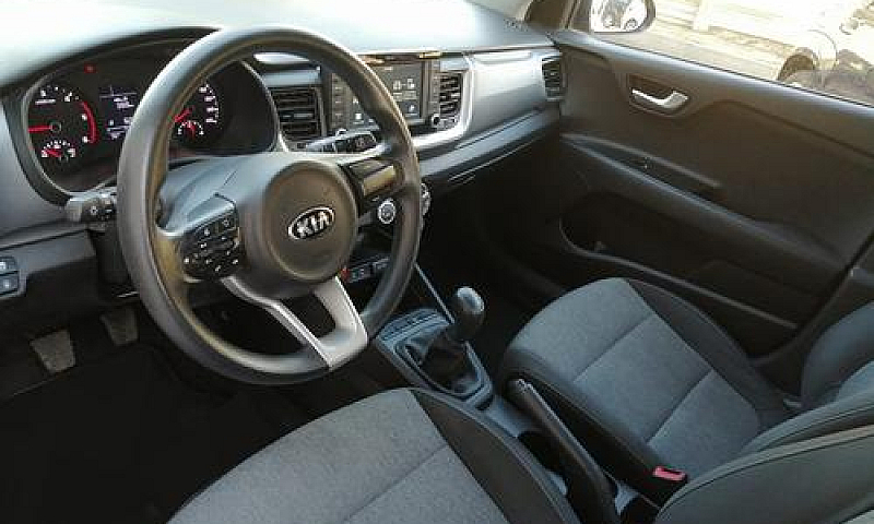 Kia Stonic Urban 1.6...