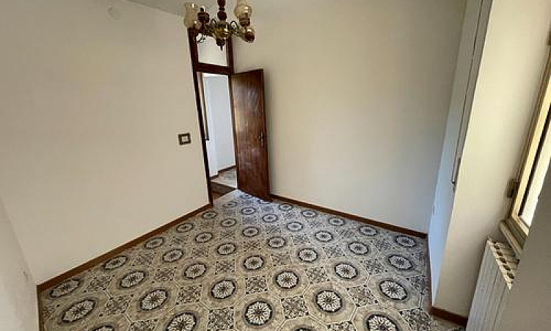Casa Con Garage A Ca...